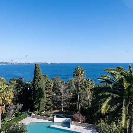 With Terrace Pool & Access Golfe-Juan