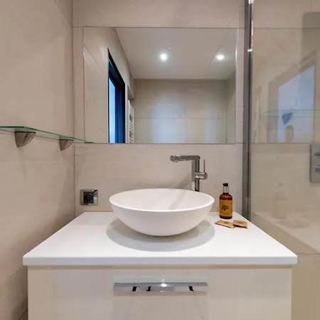 With Terrace Pool & Access Golfe-Juan