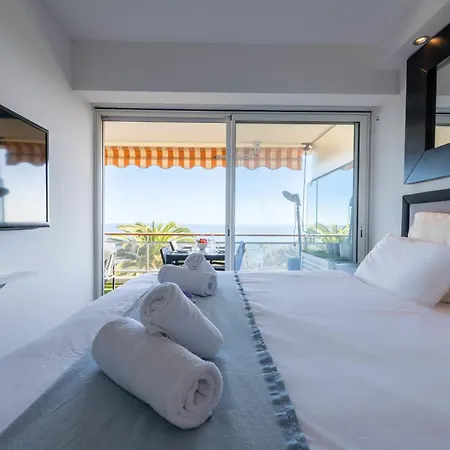 With Terrace Pool & Access Apartment