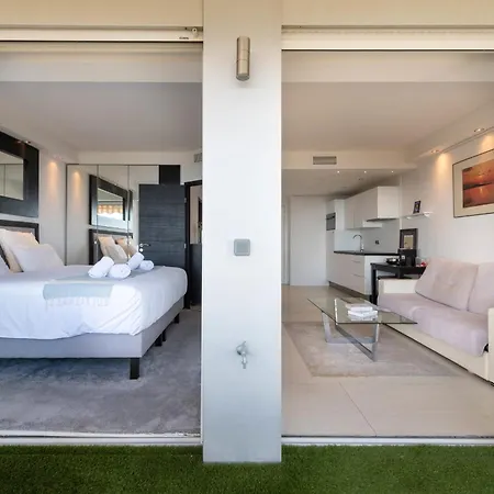 With Terrace Pool & Access Apartment