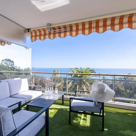 With Terrace Pool & Access Apartment Golfe-Juan