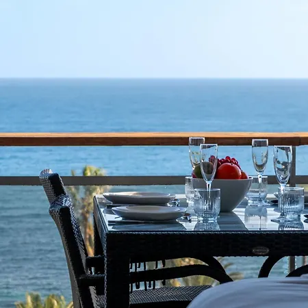 With Terrace Pool & Access Апартаменты Гольф-Жуан