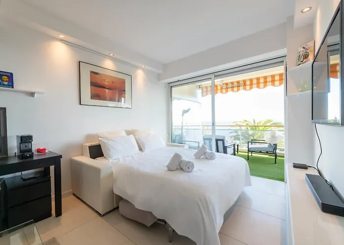 Διαμέρισμα With Terrace Pool & Access